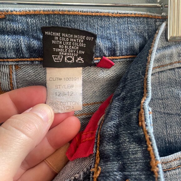 Red Engine Women's Vintage Denim Cropped Jeans Size 28 EUC - Picture 10 of 14